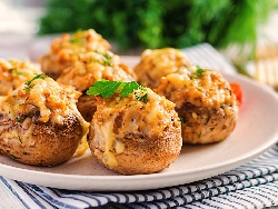 Пълнени гъби печурки с картофено пюре, кашкавал и майонеза - снимка на рецептата Пълнени гъби печурки с картофено пюре, кашкавал и майонеза - снимка на рецептата
